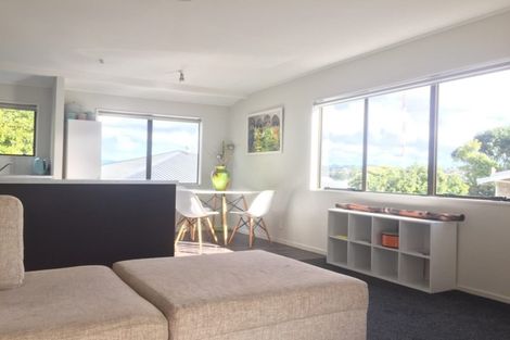 Photo of property in 2/45 Taioma Crescent, Te Atatu Peninsula, Auckland, 0610