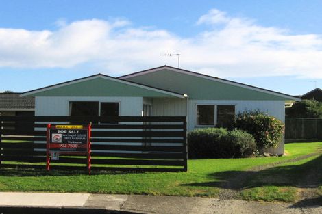 Photo of property in 69 Ngapaki Street, Waikanae Beach, Waikanae, 5036