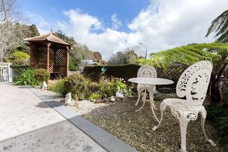 Photo of property in 8a Spencer Place, Merrilands, New Plymouth, 4312