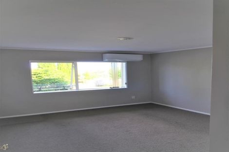 Photo of property in 17 Soling Place, West Harbour, Auckland, 0618