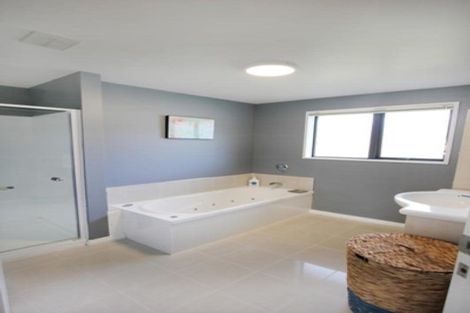 Photo of property in 1 White Hart Lane, Mosgiel, 9024