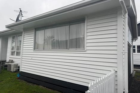 Photo of property in 100 Broadway, Carterton, 5713
