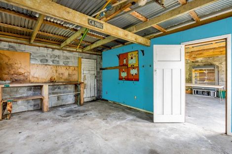 Photo of property in 16 Old South Road, Okato, 4335