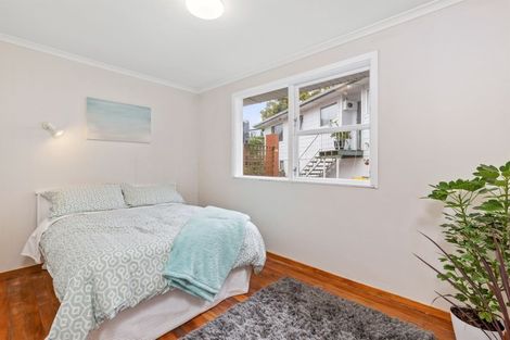 Photo of property in 38 Normanton Street, Glenfield, Auckland, 0629