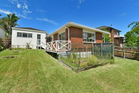 Photo of property in 2/71 Browns Bay Road, Browns Bay, Auckland, 0630