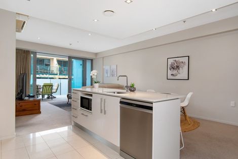 Photo of property in 4/8 Maunganui Road, Mount Maunganui, 3116