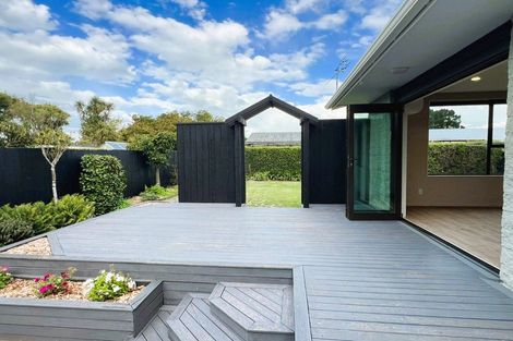 Photo of property in 2/41 Inwoods Road, Parklands, Christchurch, 8083