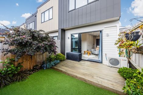 Photo of property in 8/6 Hepburn Road, Glendene, Auckland, 0602