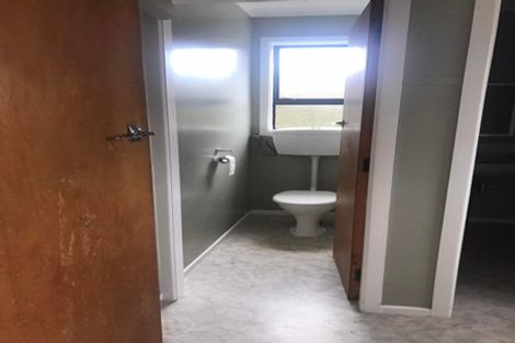 Photo of property in 3/25 Parkvale Road, Karori, Wellington, 6012