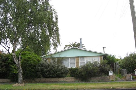 Photo of property in 102 Avondale Road, Avondale, Christchurch, 8061