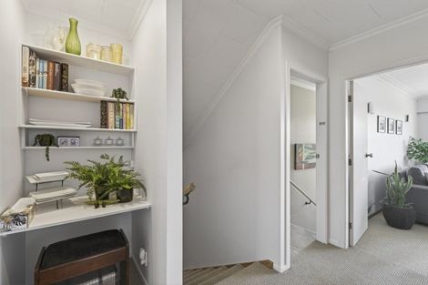 Photo of property in 11a Longview Drive, Merrilands, New Plymouth, 4312