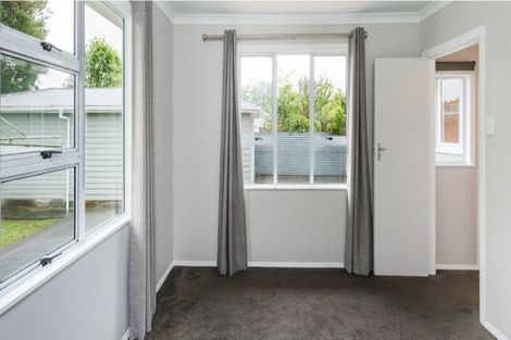 Photo of property in 4 Eton Place, Terrace End, Palmerston North, 4410