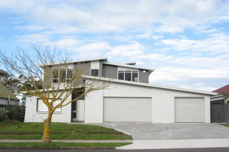 Photo of property in 118 Carnoustie Drive, Wattle Downs, Auckland, 2103