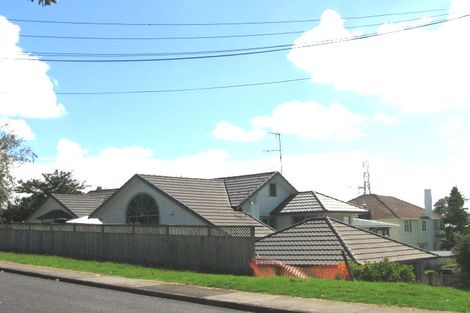 Photo of property in 33 Queen Mary Avenue, New Lynn, Auckland, 0600