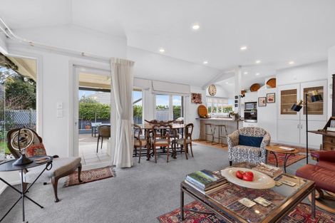 Photo of property in 8 Phoenix Place, Havelock North, 4130