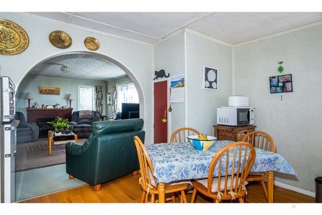 Photo of property in 39 Rhodes Street, Waimate, 7924