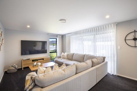 Photo of property in 39 Aratapu Street, Waitara, 4320