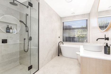 Photo of property in 302 Paremata Road, Whitby, Porirua, 5381