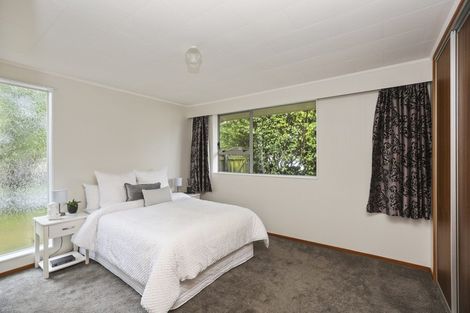 Photo of property in 70 Manu Crescent, Upper Vogeltown, New Plymouth, 4310