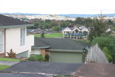 Photo of property in 1/17 Cambric Place, Botany Downs, Auckland, 2010