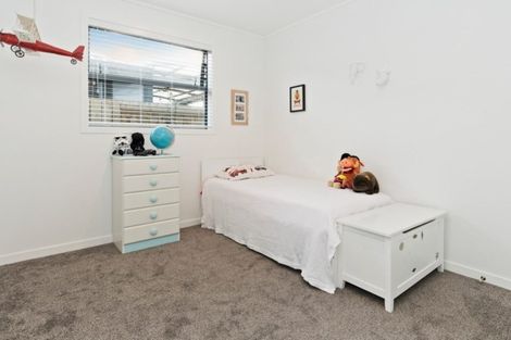 Photo of property in 18 Oka Street, Papamoa Beach, Papamoa, 3118