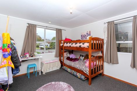 Photo of property in 23 Bromley Place, Westown, New Plymouth, 4310