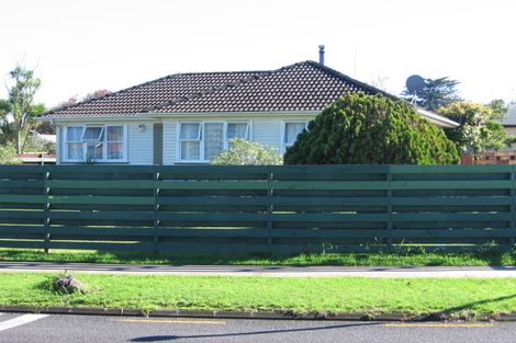 Photo of property in 11 Edgewater Drive, Pakuranga, Auckland, 2010