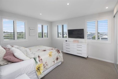 Photo of property in 59 Waterstock Way, Parklands, Christchurch, 8083