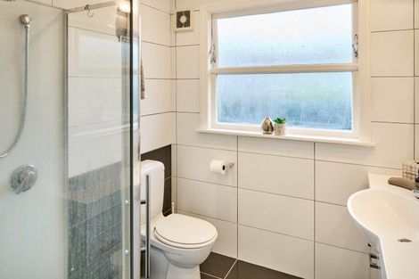 Photo of property in 32 Wai-iti Crescent, Woburn, Lower Hutt, 5010