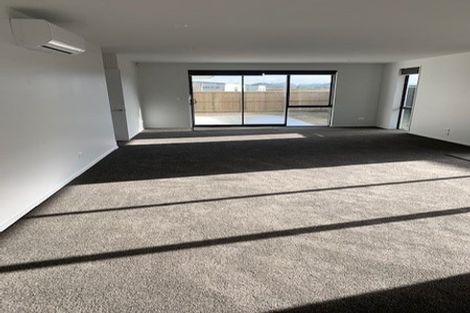 Photo of property in 127 Shillingford Boulevard, Rolleston, 7615