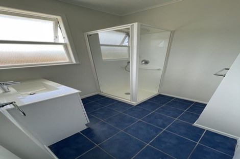 Photo of property in 2 Maybelle Place, Kelston, Auckland, 0602