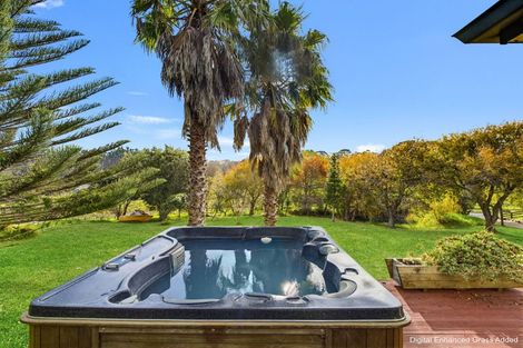 Photo of property in 2257 South Head Road, South Head, Helensville, 0874