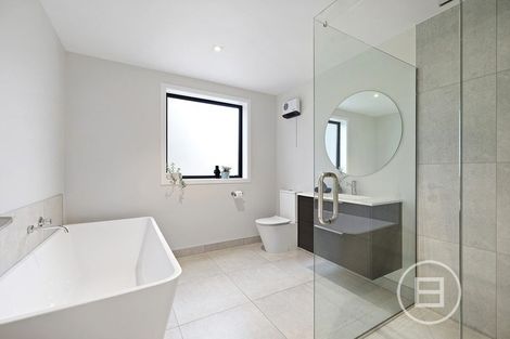 Photo of property in 18 Lookout Drive, Mount Creighton, Queenstown, 9371