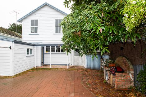 Photo of property in 436 Aberdeen Road, Gisborne, 4010