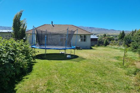 Photo of property in 16 Aorangi Crescent, Lake Tekapo, 7999