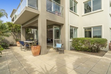 Photo of property in 7/235 Devonport Road, Tauranga, 3110