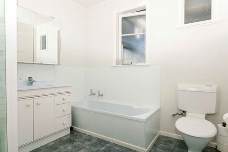 Photo of property in 17 Smith Street, Dannevirke, 4930