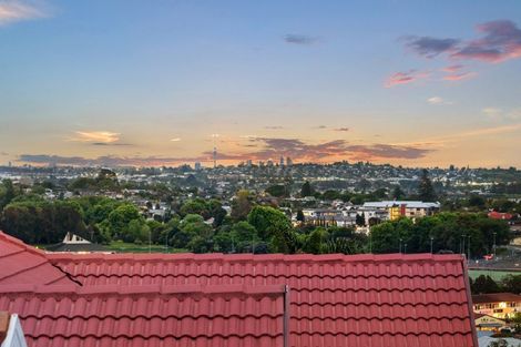 Photo of property in 35 Mccahill Views, Botany Downs, Auckland, 2010