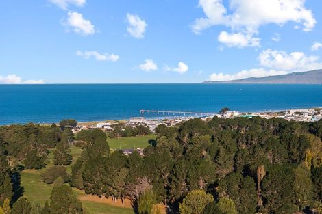 Photo of property in 185 Bowhill Road, New Brighton, Christchurch, 8083