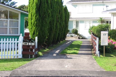 Photo of property in 15 Helga Crescent, Te Atatu Peninsula, Auckland, 0610