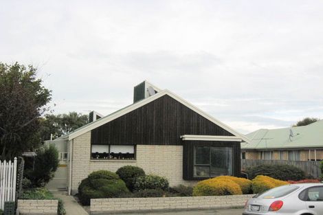 Photo of property in 2/137 Yaldhurst Road, Sockburn, Christchurch, 8042