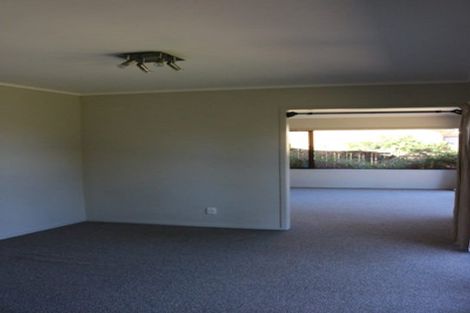 Photo of property in 112 Hutchinsons Road, Bucklands Beach, Auckland, 2014