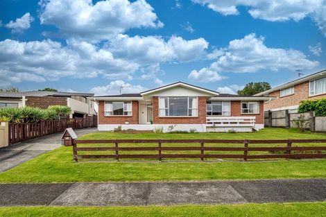 Photo of property in 41 Bramley Drive, Farm Cove, Auckland, 2012