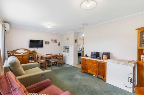 Photo of property in 2/8 Fraser Road, Papatoetoe, Auckland, 2025