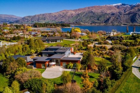 Photo of property in 16 Waimana Place, Wanaka, 9305