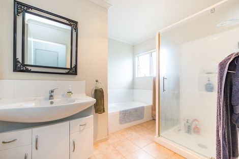 Photo of property in 986 Tremaine Avenue, Roslyn, Palmerston North, 4414