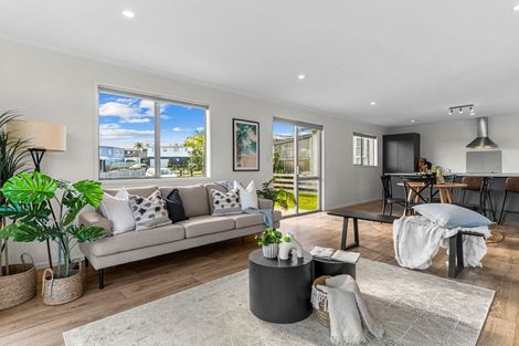 Photo of property in 4b Beachcomber Road, Mangawhai Heads, Mangawhai, 0505