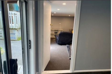 Photo of property in 53 Victory Crescent, Tawa, Wellington, 5028