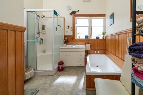 Photo of property in 124 Elizabeth Street, Mount Victoria, Wellington, 6011