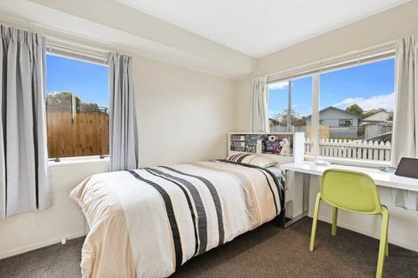 Photo of property in 49 De Quincey Terrace, Highland Park, Auckland, 2010